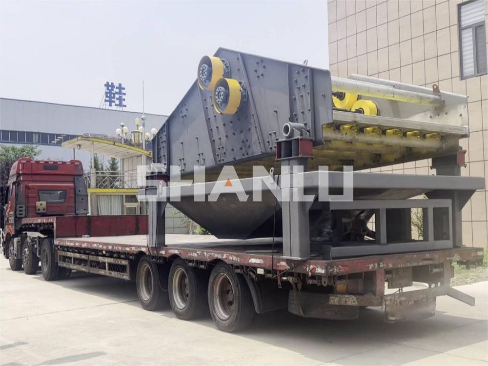 Hunan customer DTS-2645 vibration dewatering screen delivery site