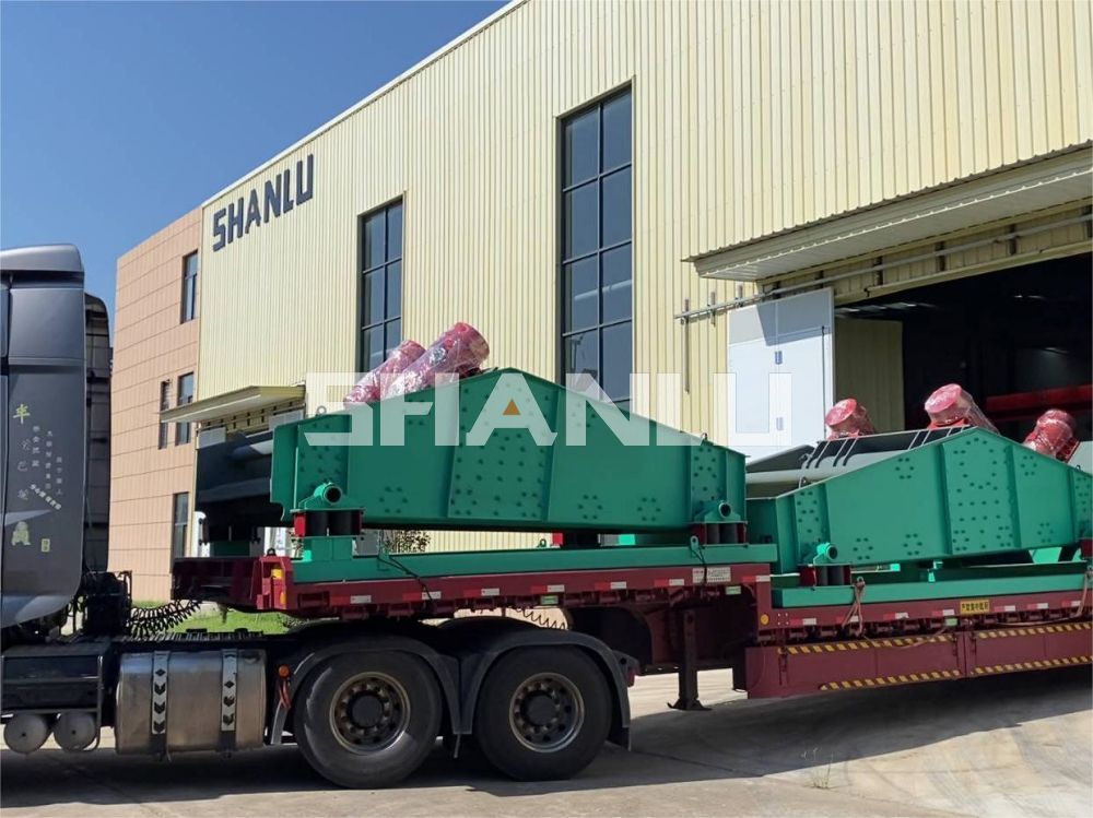 Guangxi 3 vibrating dewatering screen delivery